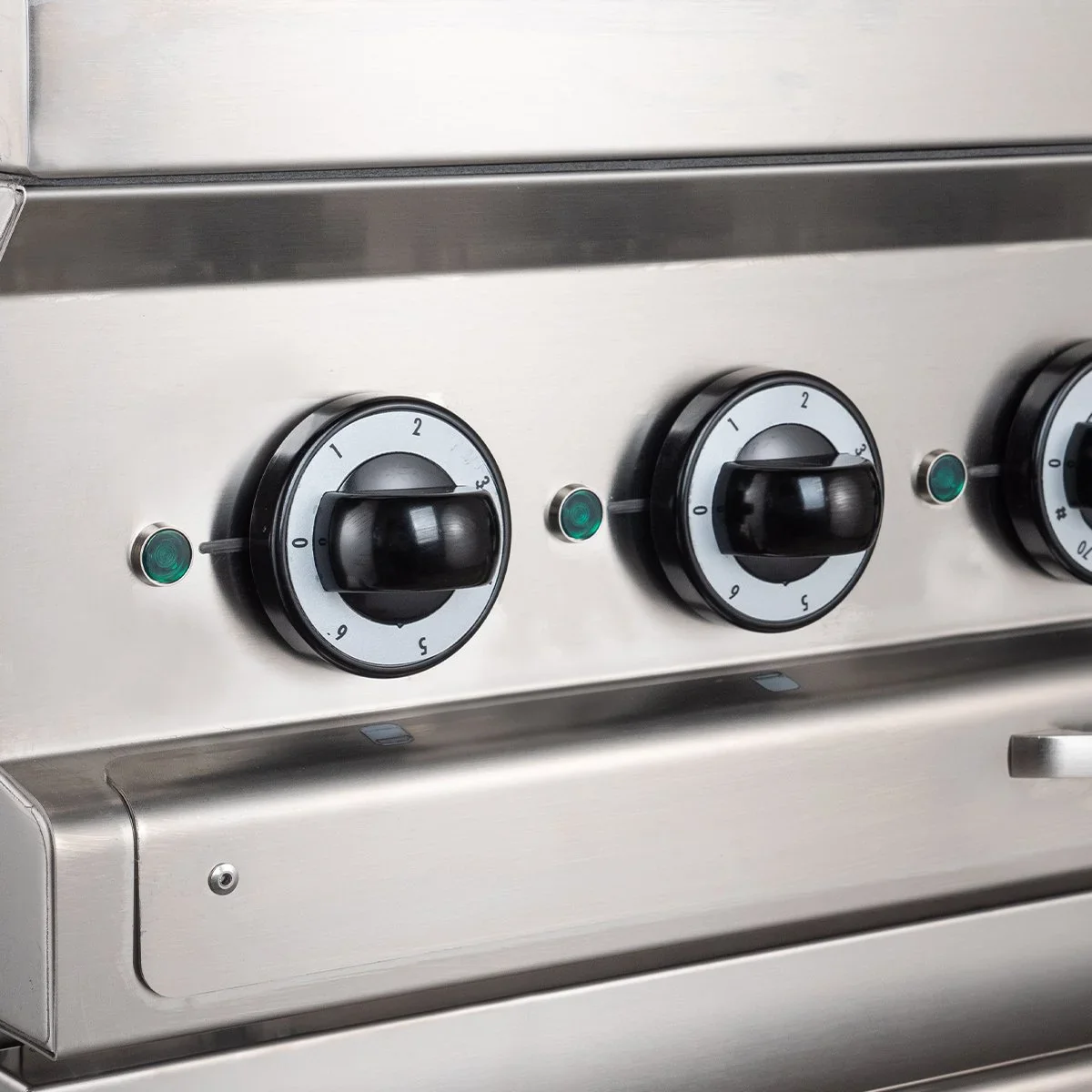 Elektroherd Serie 700 - 70/70  mit Elektrobackofen, Umluft - 4 quadratische, abgesenkte Kochfelder - 12,6 kW - Image 4