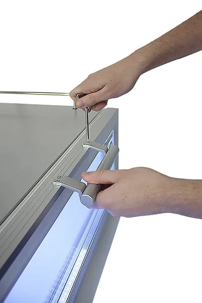 Gastro-Cool GD15 Glastürkühlschrank Theke 25 Liter silber/weiß, LED - Image 6