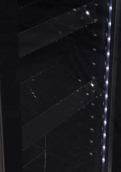 Gastro-Cool GD175 Getränkekühlschrank Retro Slim 212 Liter Eco Star, LED Beleuchtung, schwarz - Image 9