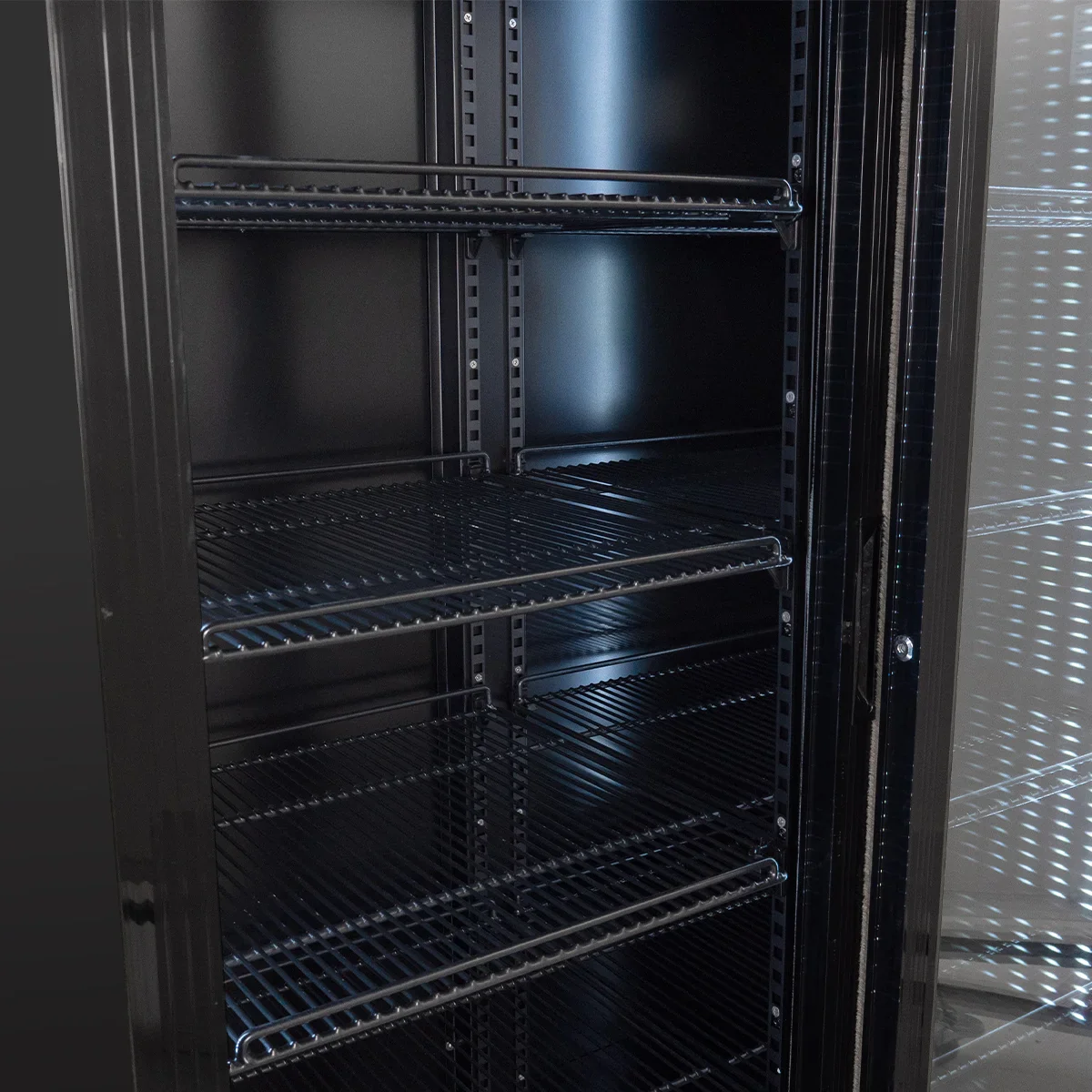 Getränkekühlschrank ECO 1000 mit Schiebetüren und Leuchtaufsatz - Image 5
