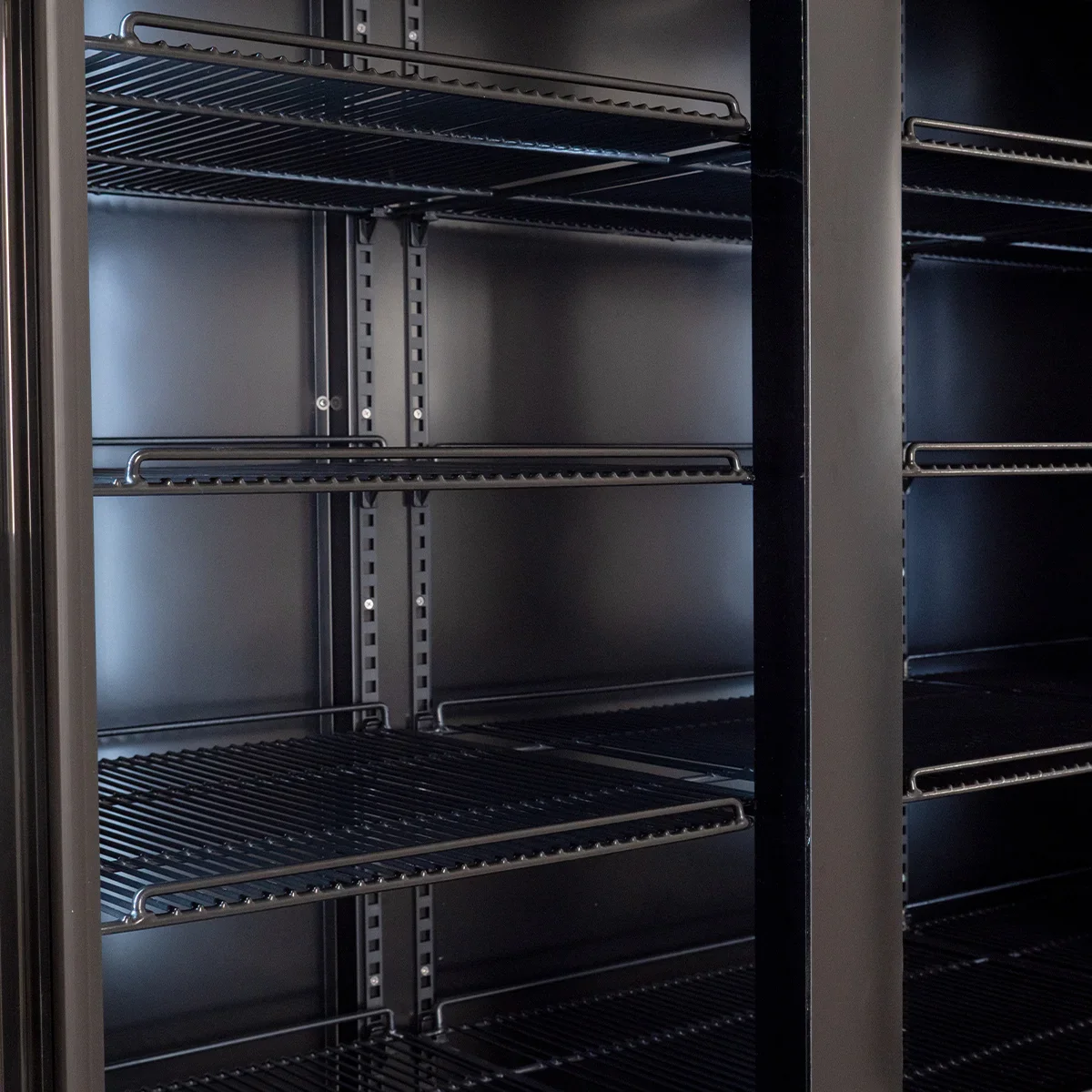 Getränkekühlschrank ECO 1500 mit Klapptüren und Leuchtaufsatz - Image 5
