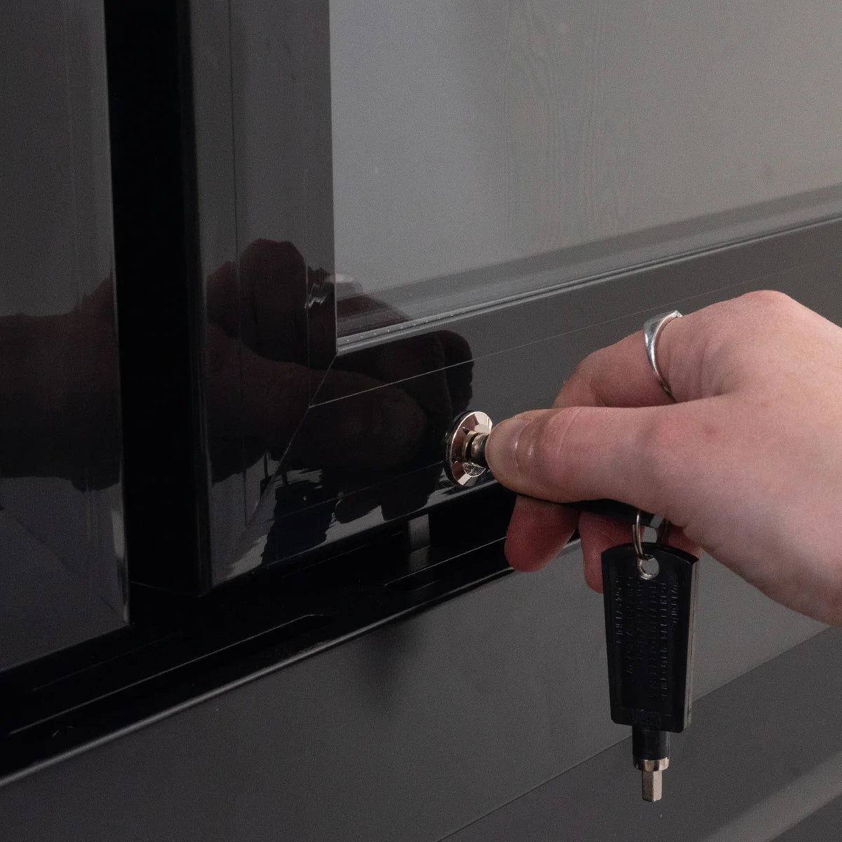 Getränkekühlschrank ECO 1500 mit Klapptüren und Leuchtaufsatz - Image 9