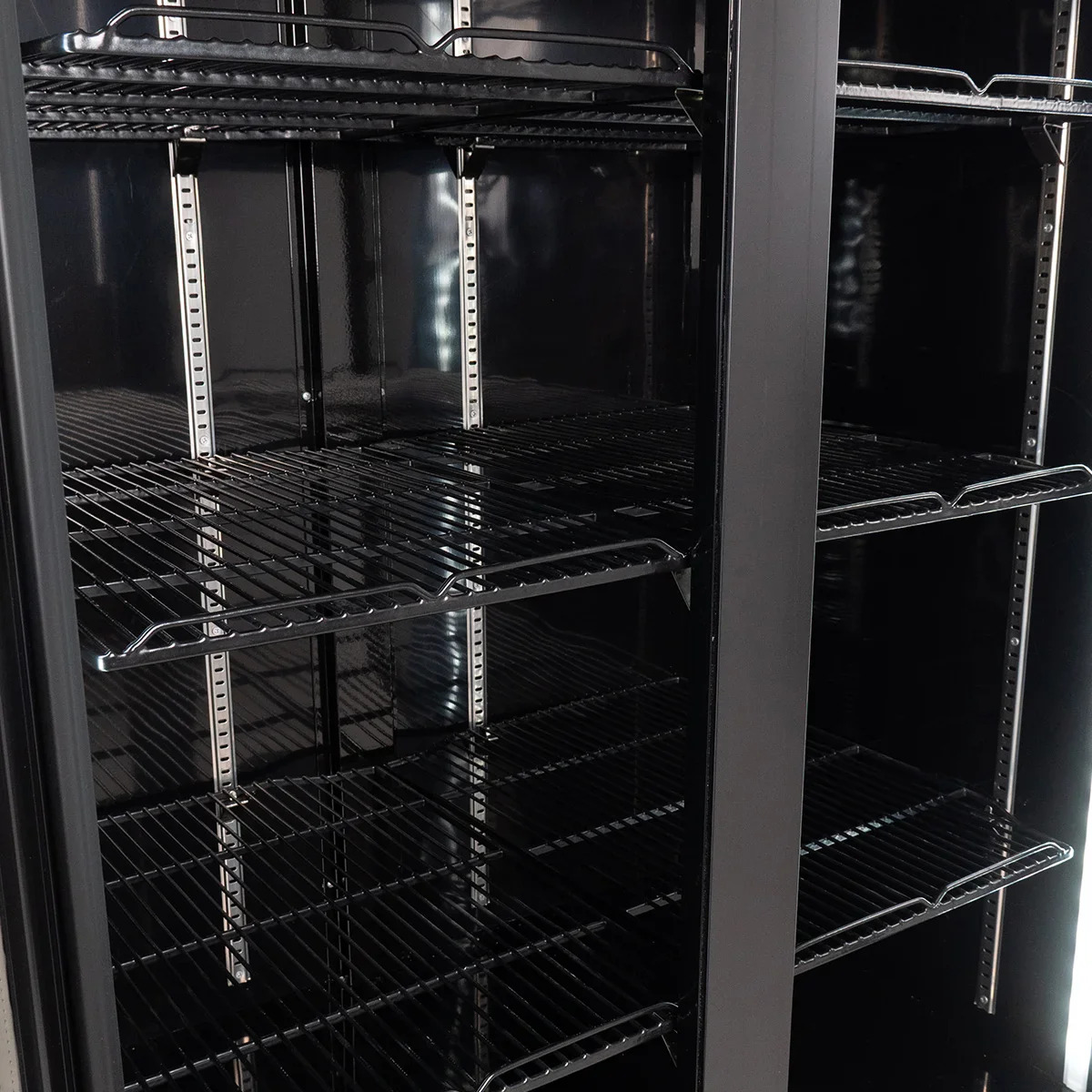 Getränkekühlschrank ECO 630 mit Leuchtaufsatz und Klapptüren - Image 5