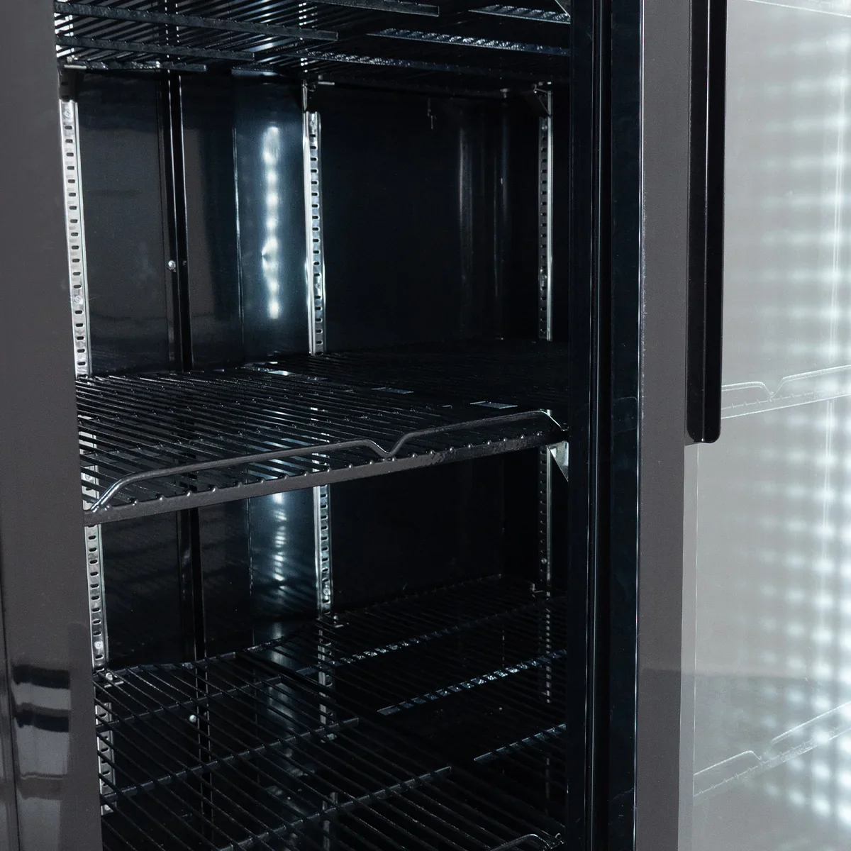 Getränkekühlschrank ECO 630 mit Leuchtaufsatz und Schiebetüren - Image 4