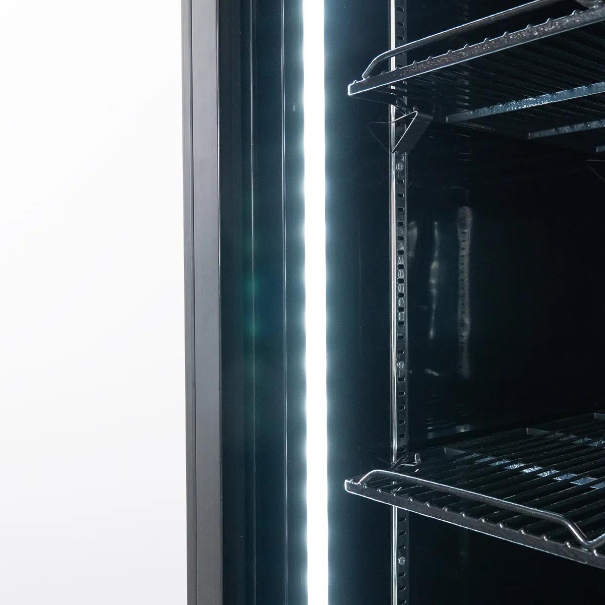Getränkekühlschrank ECO 630 mit Leuchtaufsatz und Schiebetüren - Image 6