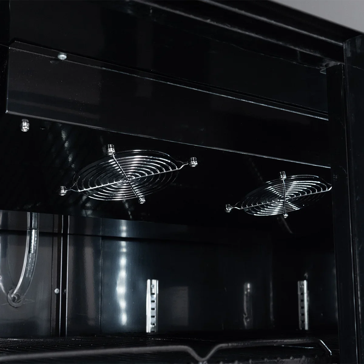 Getränkekühlschrank ECO 630 mit Leuchtaufsatz und Schiebetüren - Image 7