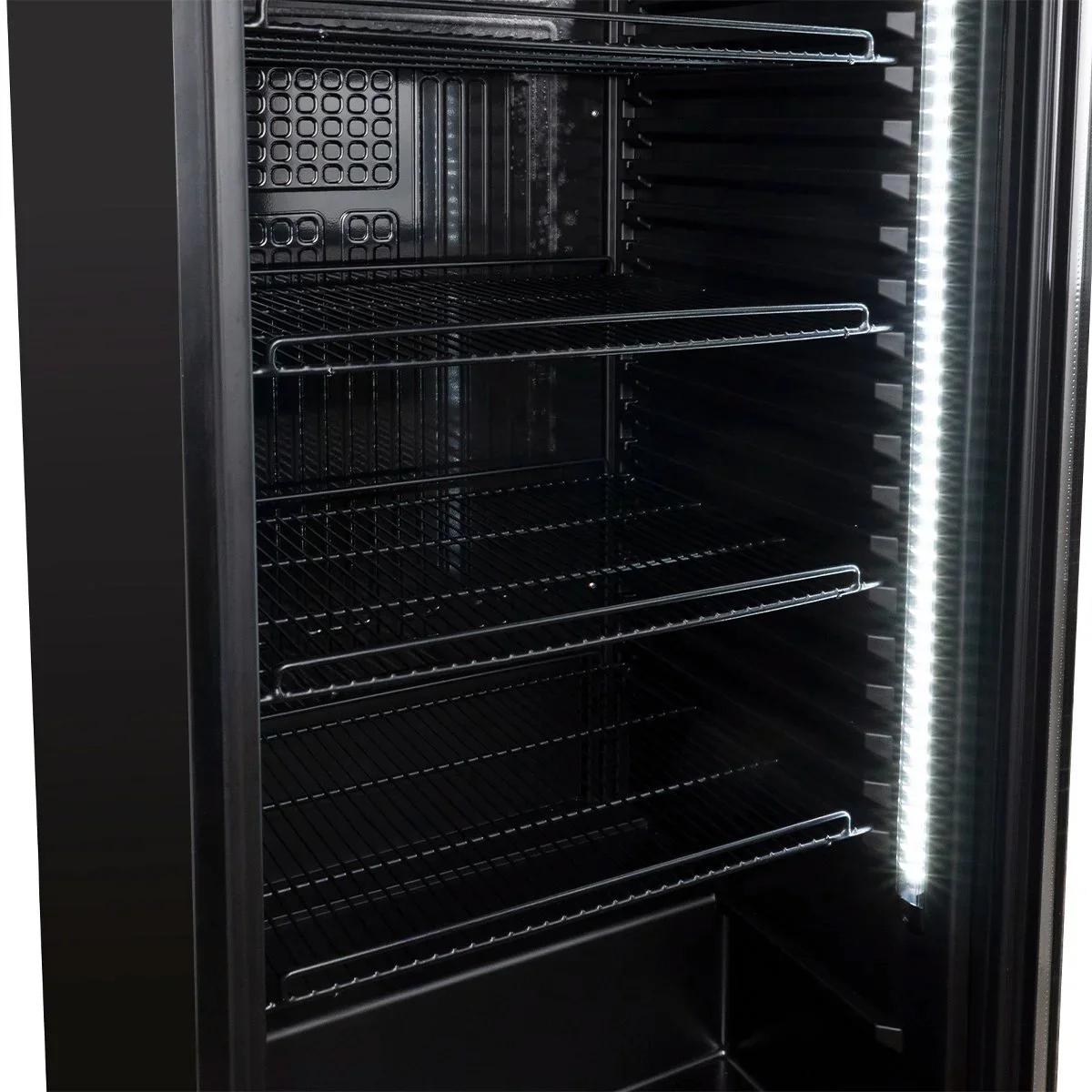 Getränkekühlschrank GKSE230, 230 Liter Kühlraumvolumen, 4 verstellbare Einlegeböden, Innenbeleuchtung, Abschließbar, Schwarz - Image 4