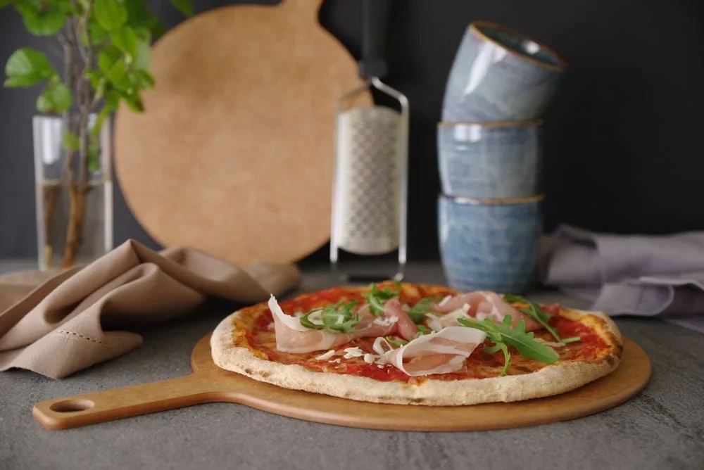 Hendi Pizzabrett mit Griff, Ø 356x(H)6mm - Image 3