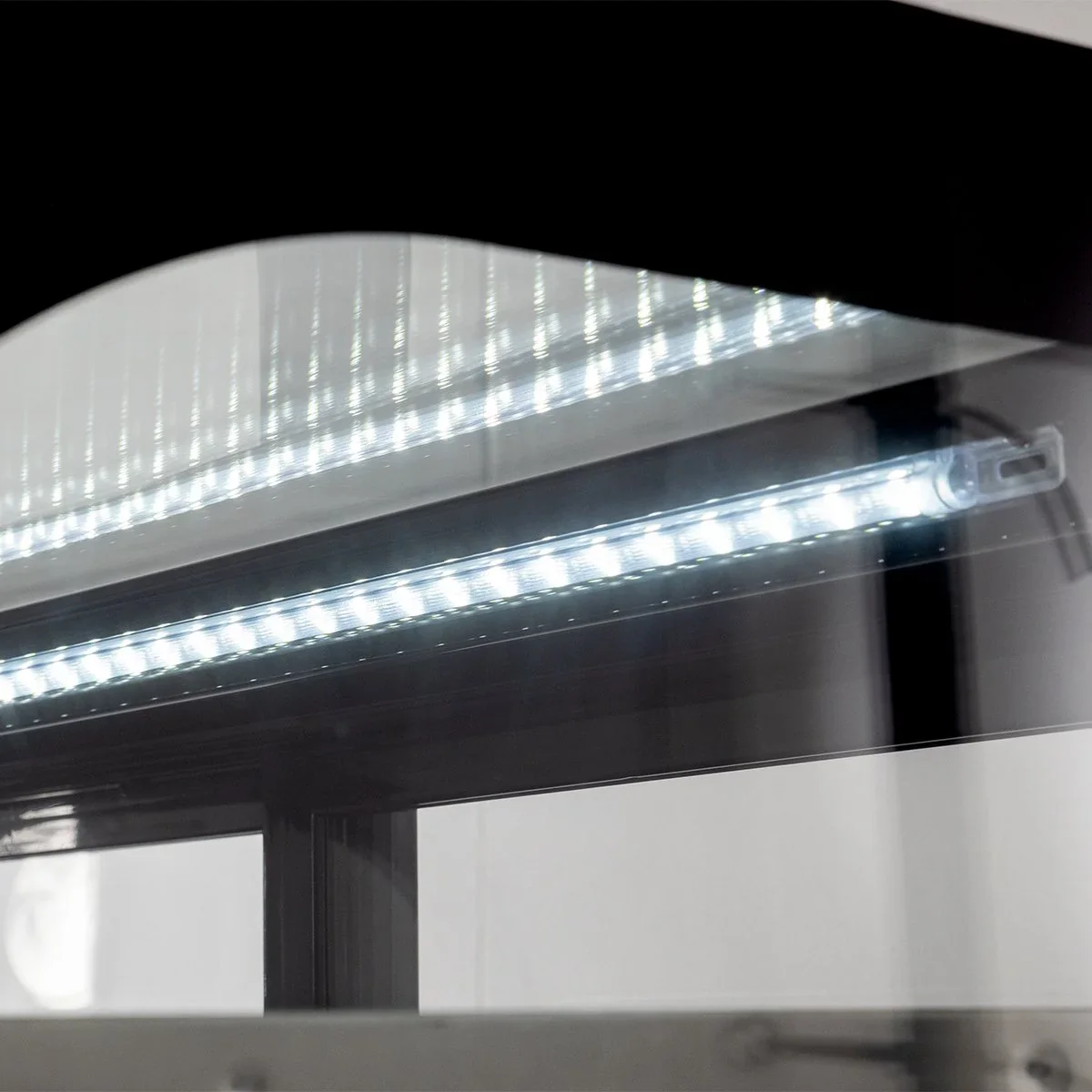 Kühlvitrine ECO 160 Liter, 880 mm, mit LED-Beleuchtung und 2 Ablagen - Image 5